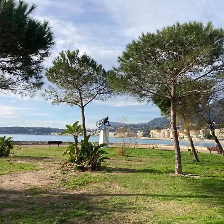Appartement Joli 2 Pieces Vue Jardin 50m Parking Clim Menton